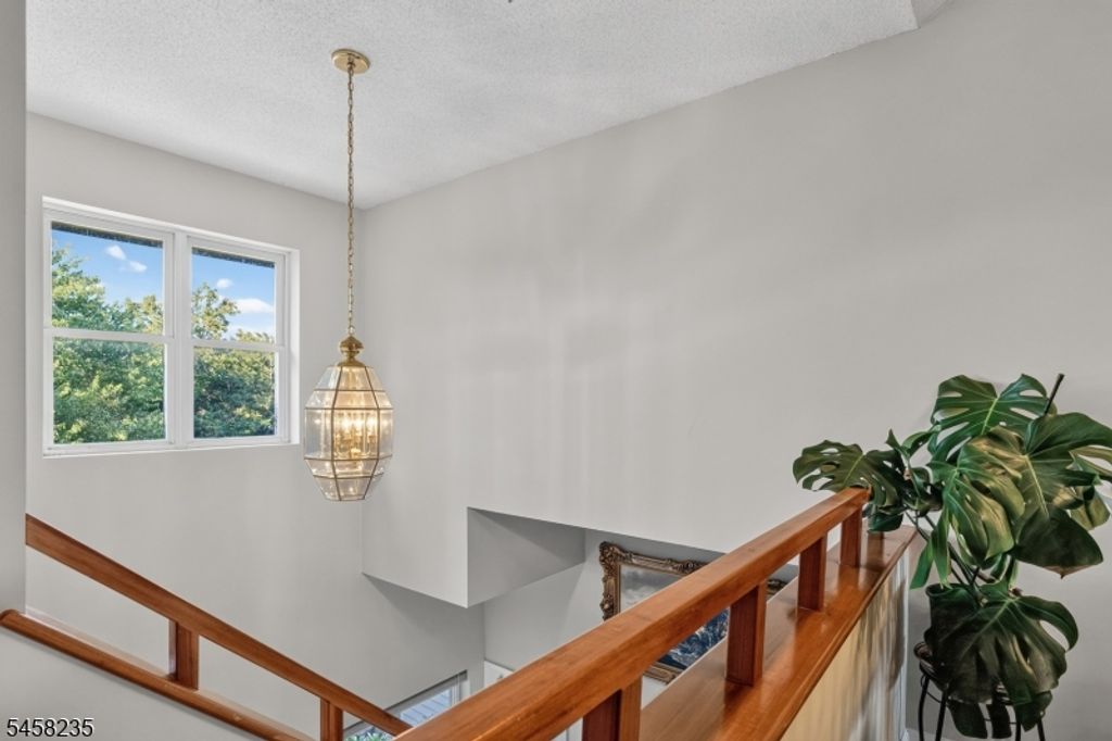 19 Windsor Ct 19, Hardyston Twp., NJ 07419 — photo 5