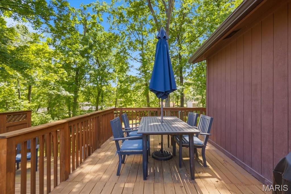 Image 39 of property listing at 112 Willow Drive, Eureka, MO 63025