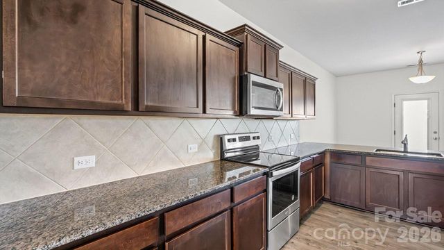 122 Canada Drive 44, Statesville, NC 28166