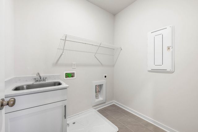 2041 Daniel Johnson Way, Clarksville, TN 37043