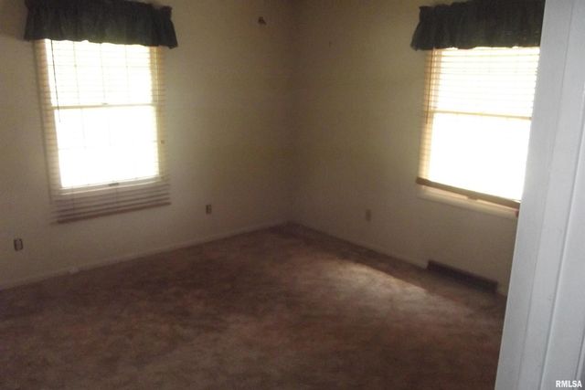 856 OXFORD Drive, Chatham, IL 62629