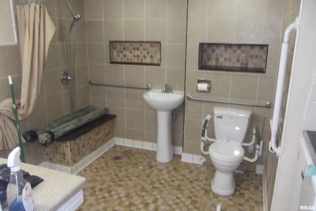 856 OXFORD Drive, Chatham, IL 62629