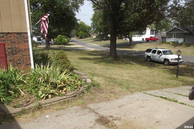 856 OXFORD Drive, Chatham, IL 62629