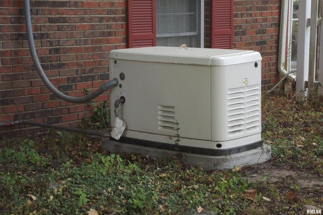 856 OXFORD Drive, Chatham, IL 62629