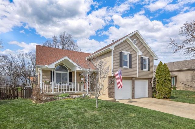 648 SE Ashton Drive, Lee's Summit, MO 64063