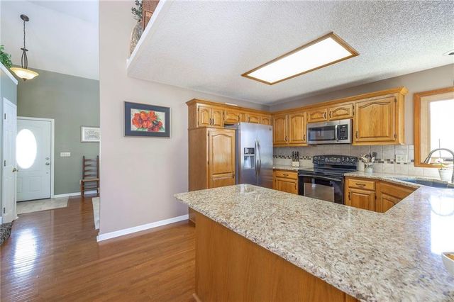 648 SE Ashton Drive, Lee's Summit, MO 64063