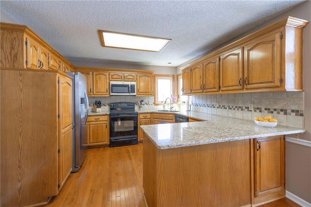 648 SE Ashton Drive, Lee's Summit, MO 64063