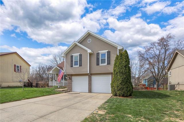 648 SE Ashton Drive, Lee's Summit, MO 64063