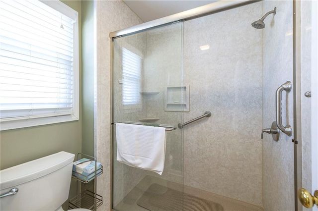 648 SE Ashton Drive, Lee's Summit, MO 64063