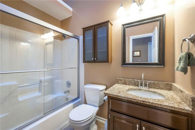 648 SE Ashton Drive, Lee's Summit, MO 64063