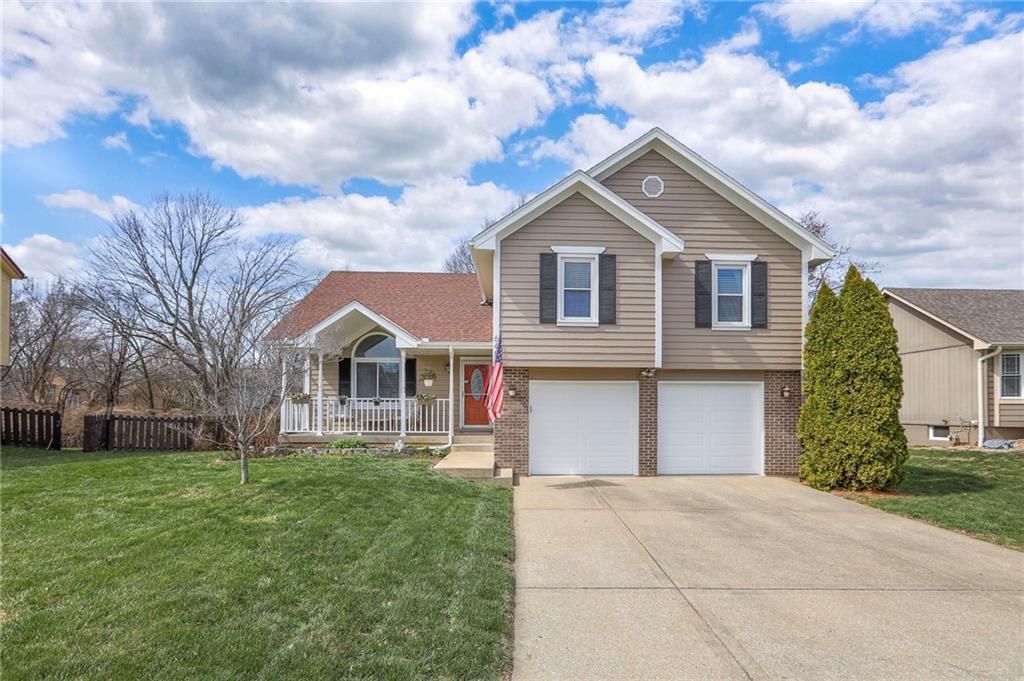 648 SE Ashton Drive, Lee's Summit, MO 64063