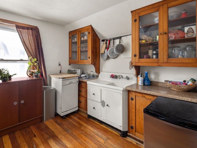 39 Grove Street, Burlington, VT 05401