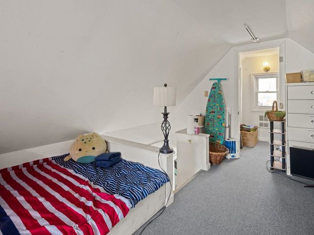 39 Grove Street, Burlington, VT 05401