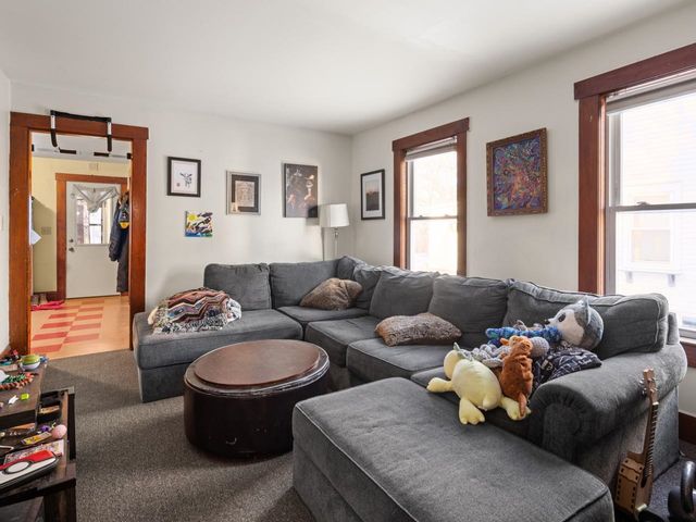 39 Grove Street, Burlington, VT 05401