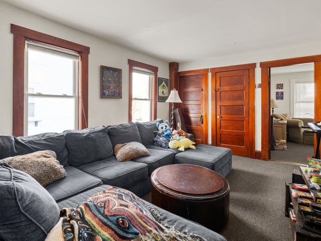 39 Grove Street, Burlington, VT 05401