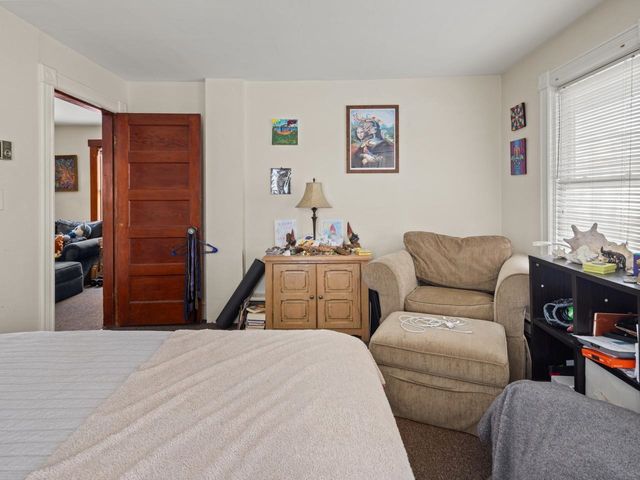 39 Grove Street, Burlington, VT 05401