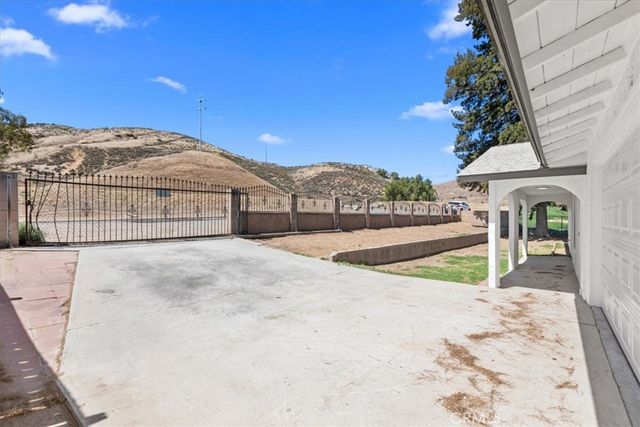 18344 7th, Bloomington, CA 92316
