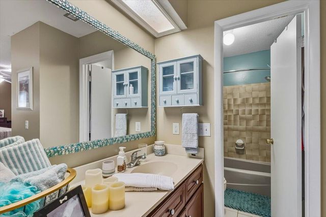 1068 5Th Avenue, Shalimar, FL 32579