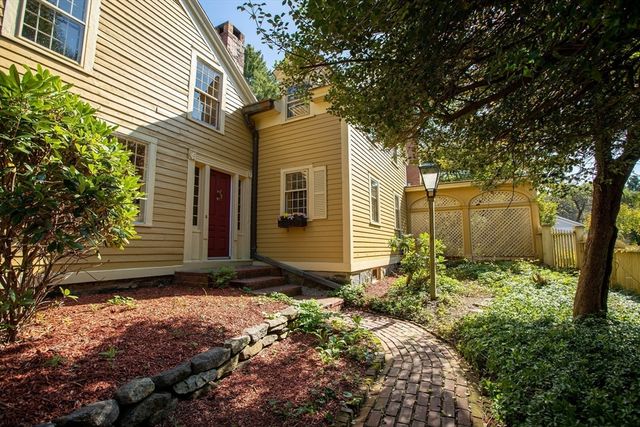 105 Church St, Ware, MA 01082