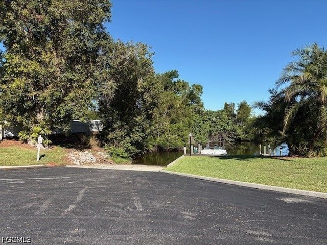 13317 Queen Palm RUN, North Fort Myers, FL 33903