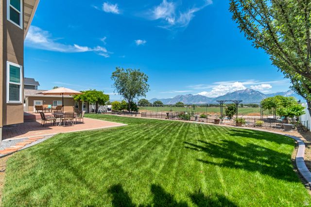 10143 S MEMORIAL DR, South Jordan, UT 84095