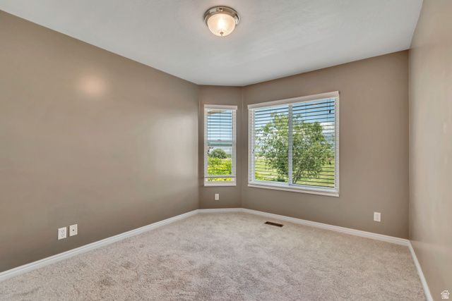 10143 S MEMORIAL DR, South Jordan, UT 84095