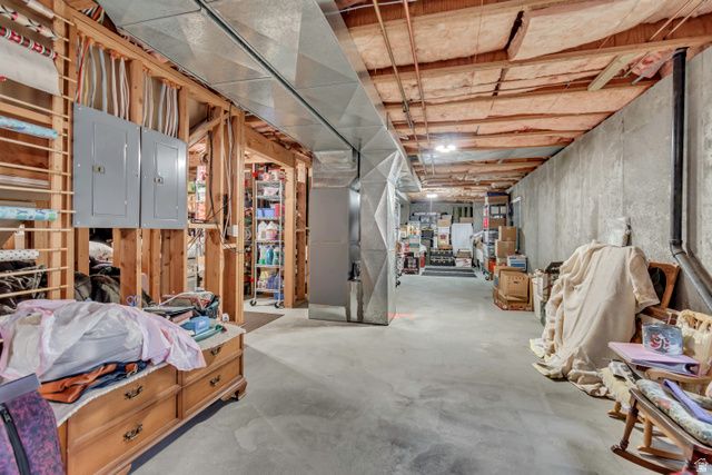 10143 S MEMORIAL DR, South Jordan, UT 84095
