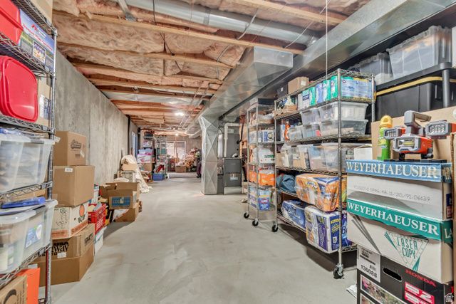 10143 S MEMORIAL DR, South Jordan, UT 84095