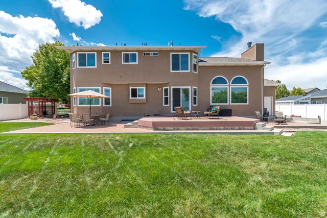 10143 S MEMORIAL DR, South Jordan, UT 84095