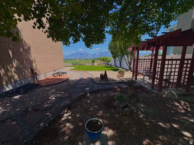 10143 S MEMORIAL DR, South Jordan, UT 84095