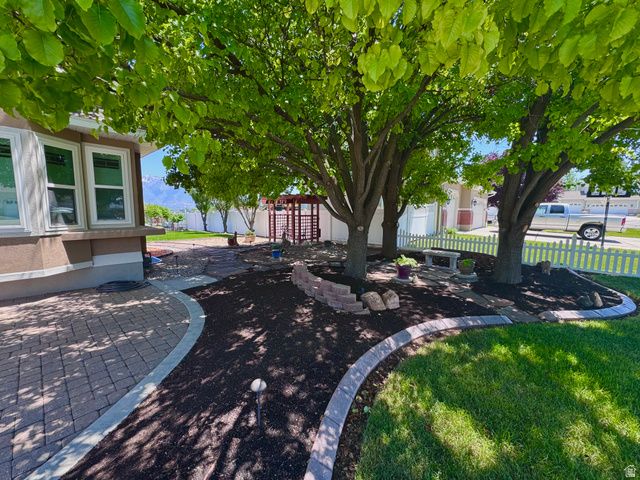 10143 S MEMORIAL DR, South Jordan, UT 84095