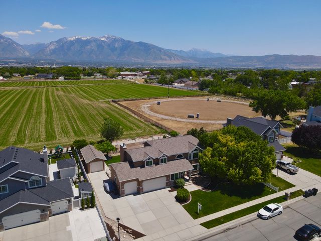 10143 S MEMORIAL DR, South Jordan, UT 84095