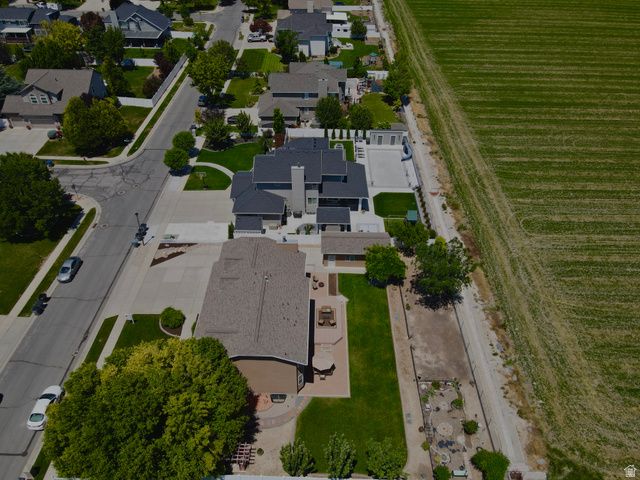 10143 S MEMORIAL DR, South Jordan, UT 84095