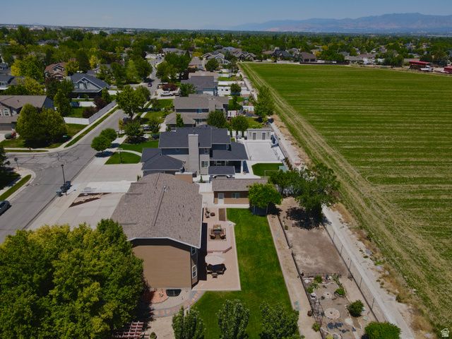 10143 S MEMORIAL DR, South Jordan, UT 84095