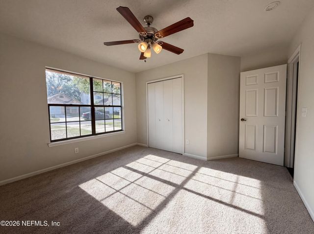 2512 TOWNSQUARE Drive, Jacksonville, FL 32216