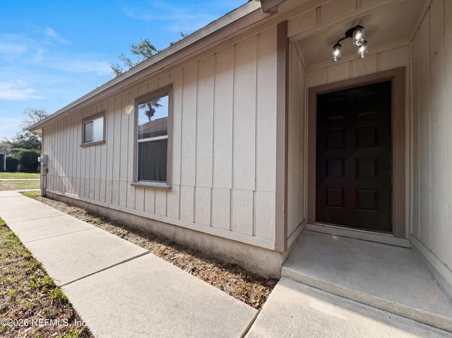 2512 TOWNSQUARE Drive, Jacksonville, FL 32216