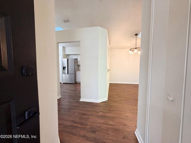 2512 TOWNSQUARE Drive, Jacksonville, FL 32216