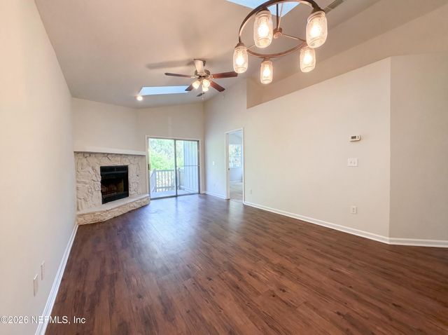 2512 TOWNSQUARE Drive, Jacksonville, FL 32216