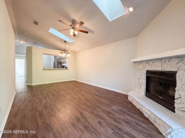 2512 TOWNSQUARE Drive, Jacksonville, FL 32216