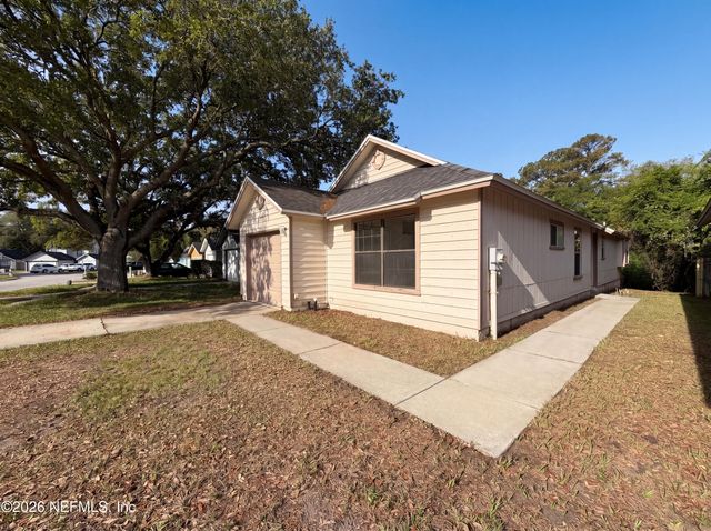 2512 TOWNSQUARE Drive, Jacksonville, FL 32216