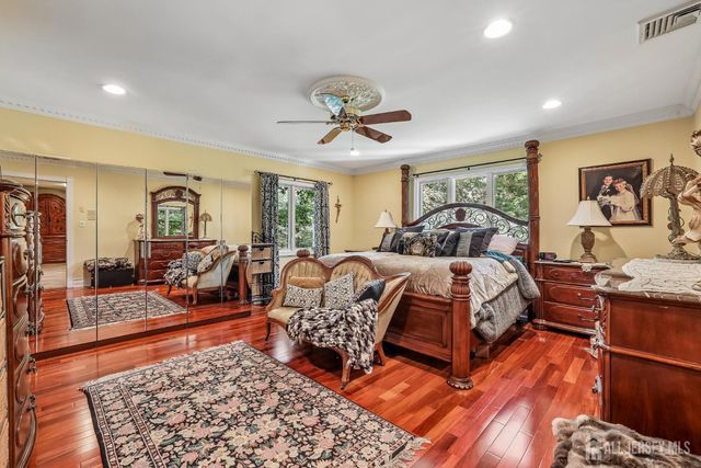 827 Holmdel Road, Holmdel, NJ 07733