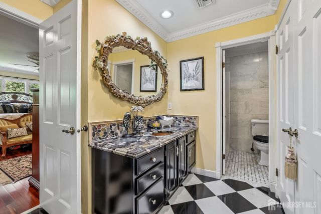 827 Holmdel Road, Holmdel, NJ 07733