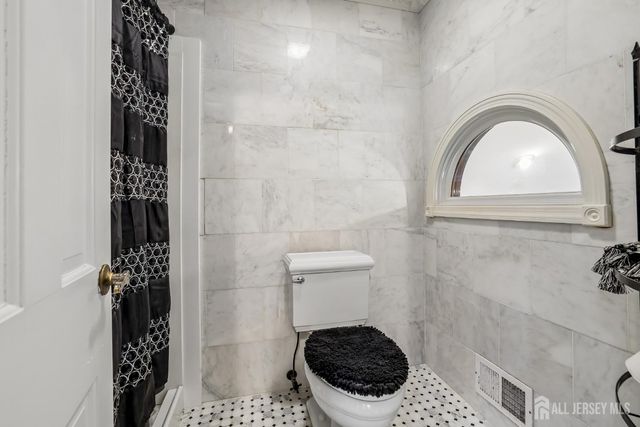 827 Holmdel Road, Holmdel, NJ 07733