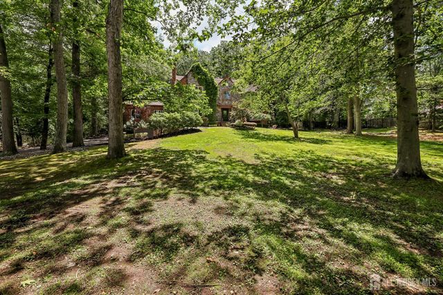 827 Holmdel Road, Holmdel, NJ 07733