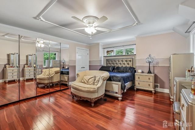 827 Holmdel Road, Holmdel, NJ 07733
