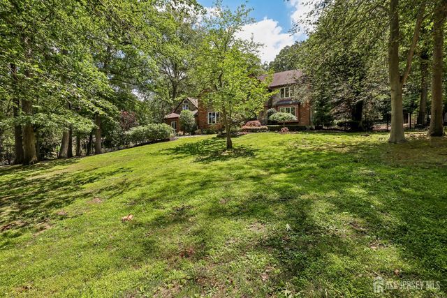 827 Holmdel Road, Holmdel, NJ 07733
