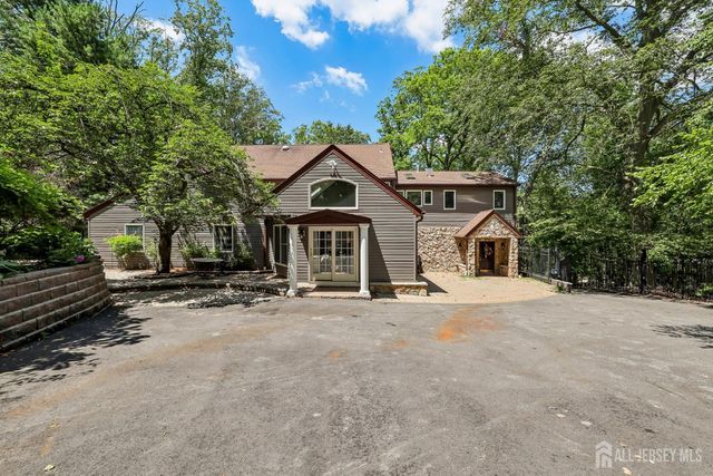 827 Holmdel Road, Holmdel, NJ 07733