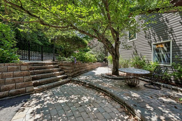 827 Holmdel Road, Holmdel, NJ 07733