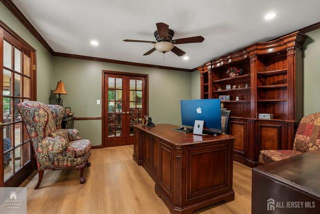 827 Holmdel Road, Holmdel, NJ 07733