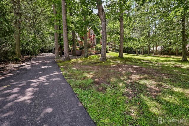 827 Holmdel Road, Holmdel, NJ 07733